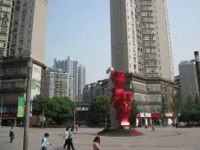 步行街,带屋顶花园,大两房,适合住家