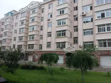 黄海小区 4室2厅 南 北