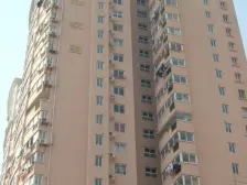 采光充足,居家装修,小区中心位置,主卧朝南