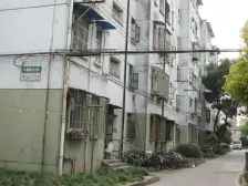 一楼带天井+厅房同宽+不靠马路位置安静+价格好谈