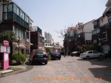 新上边套别墅,附送3个车位,无违建楼距开阔,采光好