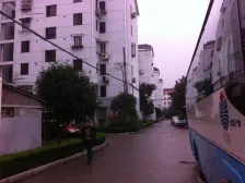 老业主委托一梯一户大平层在卖,中间楼层