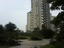 房子是顶楼复式,空间大,视野开阔,户型通透,居住佳