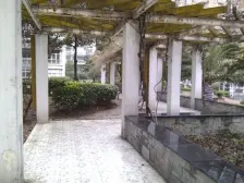 主卧朝南,小户型,交通便利,小区中心位置