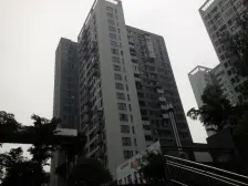 渝北回兴轻轨旁,靠商圈,精装大4房,拎包入住