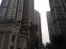 此房满两年没有增值税 带装修 总价低 中间楼层安静