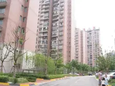 复式1房带阁楼楼上面积不计产证不临街不靠马路诚意卖