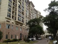 满五年,户型方正得房率高,宽敞明亮 带阁楼