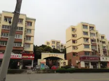 新上小区中心位置!中间楼层!采光好无遮挡!