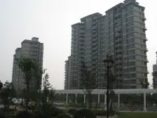 一梯一户,三卧室都朝南,厅也朝南,南北通户型