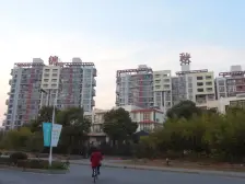 地铁口三百米的圆顶别墅!边套!边套!装修保养还不错