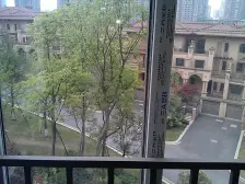 天玺看球场大四房,装修不错拎包入住