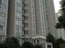 精装修拎包入住 电梯高楼层 房东成语出售