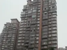 南北通透,楼层适中,南面正看小区花园