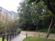 龙湖春森彼岸 正规四房大阳台 看中庭 双轻轨 商圈旁