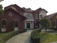 北邻天然河道 装修好 保养新 视野开阔