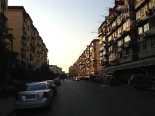 一梯两户,主卧朝南,小户型,交通便利