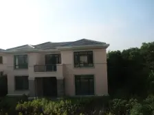 新上房源、大露台,北进门南花园集中,南临河