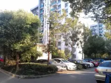 15号线地铁口 一梯两户 南客厅双阳台 卖房急售