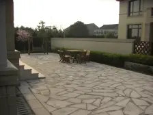 南花园 中间位置 三开间朝南 拎包入住