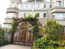 张江科学城板块05年别墅,纯毛坯,随时看,地下室干净清爽。