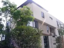 联排独门独院大花园,满五年,诚心出售,看房方便自住