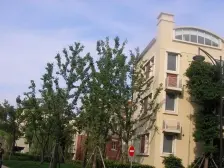 纯别墅,安静 舒适 联排别墅 123层 附南北花园车位