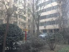 静宁南路都市花园四室两厅南北通透有院子能停车