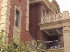 精装修,客厅带阳台,近地铁,叠加别墅,带花园