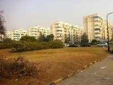 新出神盘!带大花园!小区中心!业主诚售!价格可谈!