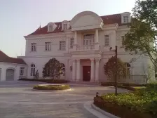 占地3500平 三面临河 独栋别墅 花园集中