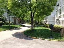 大花园边套,自住精装修,税费少叠墅诚意出售