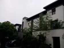 绿地E区独栋别墅,带很大环形花园,有全明地下室