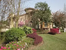 坡岭顿独栋别墅带大花园新装修保养好