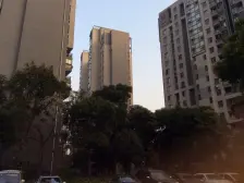 嘉秀新苑 楼皇位置的中间楼层,双南户型,装修风格可变