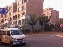 九年JP+露台+花园+两卫中间楼层 地下室