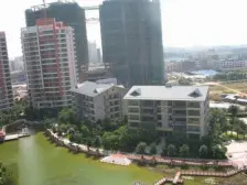 翠湖湾小区大跃式湖景房 五房四卫 双阳台