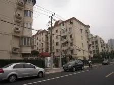 二期商品房,1梯2户,得房率86%,一楼带双南大花园