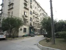 交通便捷近地铁,户型方正采光好,房东诚意出售