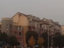 精装三年五十万装标!!!带地下产权车位