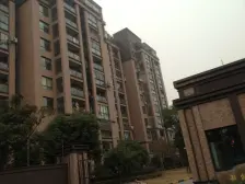一楼大三房带大花园看房随时方便