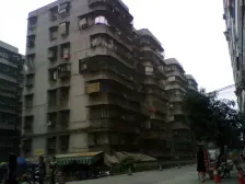 步梯中高层 阳光充足 刚需小三房 小区管理