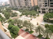 此户型方正实用,望小区花园,满五不唯一。