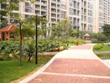 高楼层 视野开阔 南北通 采光好 4房两卫 能看湖