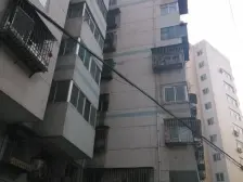 五泉广场 大华公司家属院 框架 44万 有院子 可停车