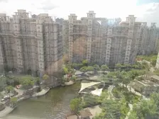 宝莲湖景园 3室1厅 客厅朝南 带两个阳台