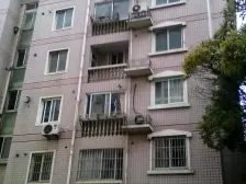 雕梁画栋映绿茵,品位尽显皆有缘!