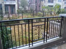 300平大院子 端户 上下共四层 实际使用面积400多平