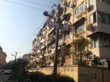 满五年中间楼层,原始三房,楼层佳,采光好。