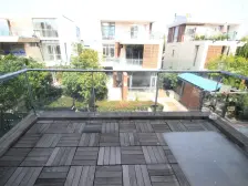 新上三百万豪装,中心位置超大花园,赠地下健身房